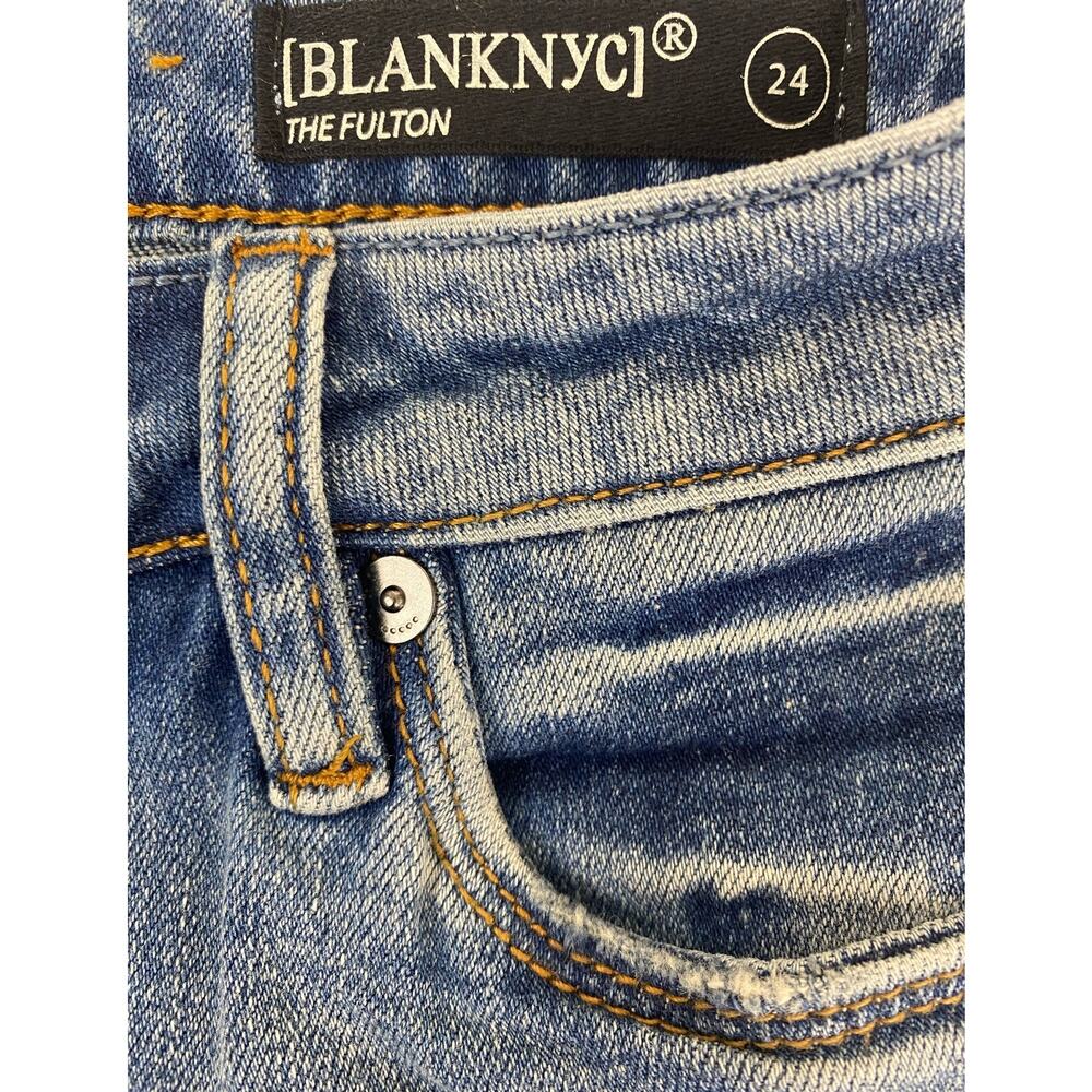 Blank NYC Denim Fulton Boyfriend Fit Distressed Roll Up Shorts NEW Size 24 - Picture 4 of 9